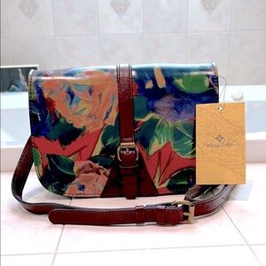 Patricia Nash Champaign Multicolor Winter Bloom Printed Leather Crossbody. NWT